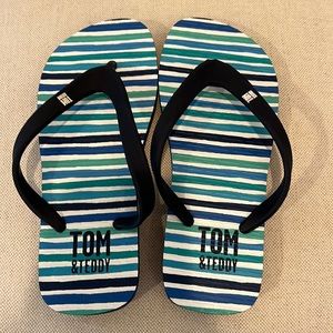 Tom & Teddy size 3-4 boys striped flip flops